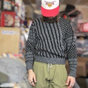 VTG Le Tigre Mens L Black Gray Geometric Knit Crewneck Sweater USA 100% Acrylic